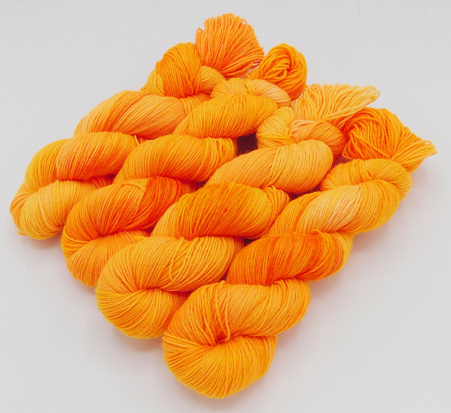Sockenwolle SEMISOLID  handgefärbt 100 g "NEON Orange"