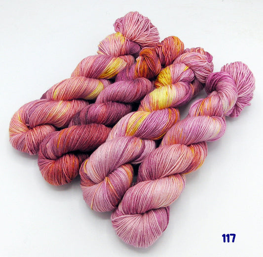 MERINO - BAMBUS Sockenwolle  60 Wolle, 25 Viskose, 15 Polyamid 100 g   Nr. 117