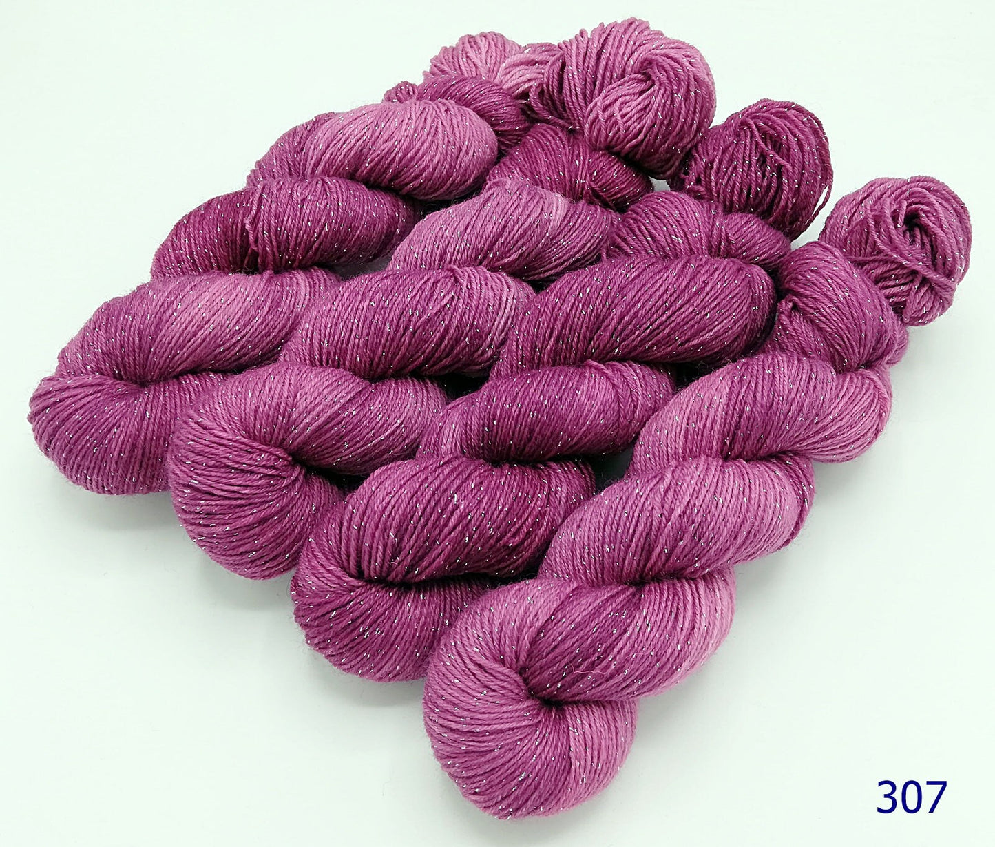 Sockenwolle *Glitzer* handgefärbt  71 Wolle, 24 Polyamid  5 Polyester  100 g   Nr. 307