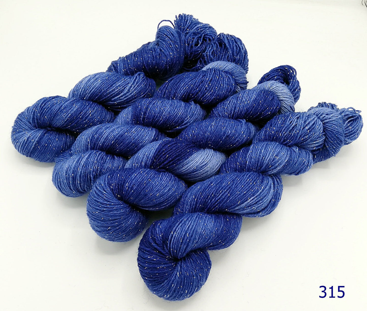 Sockenwolle *Glitzer* handgefärbt  71 Wolle, 24 Polyamid  5 Polyester  100 g   Nr. 315
