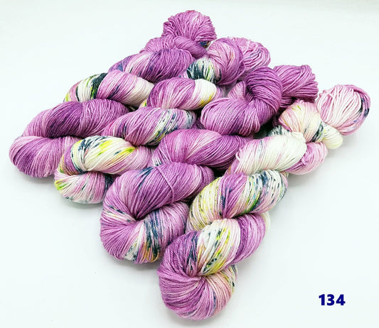 MERINO - BAMBUS Sockenwolle  60 Wolle, 25 Viskose, 15 Polyamid 100 g   Nr. 134