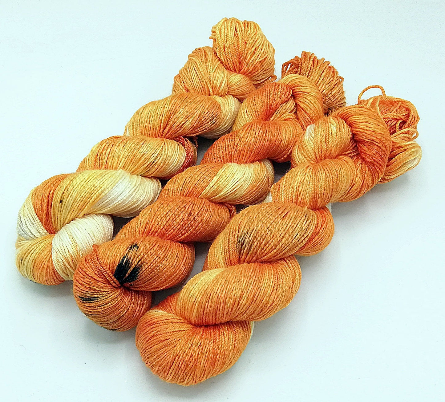MERINO - BAMBUS Sockenwolle  60 Wolle, 25 Viskose, 15 Polyamid 100 g   Nr.142